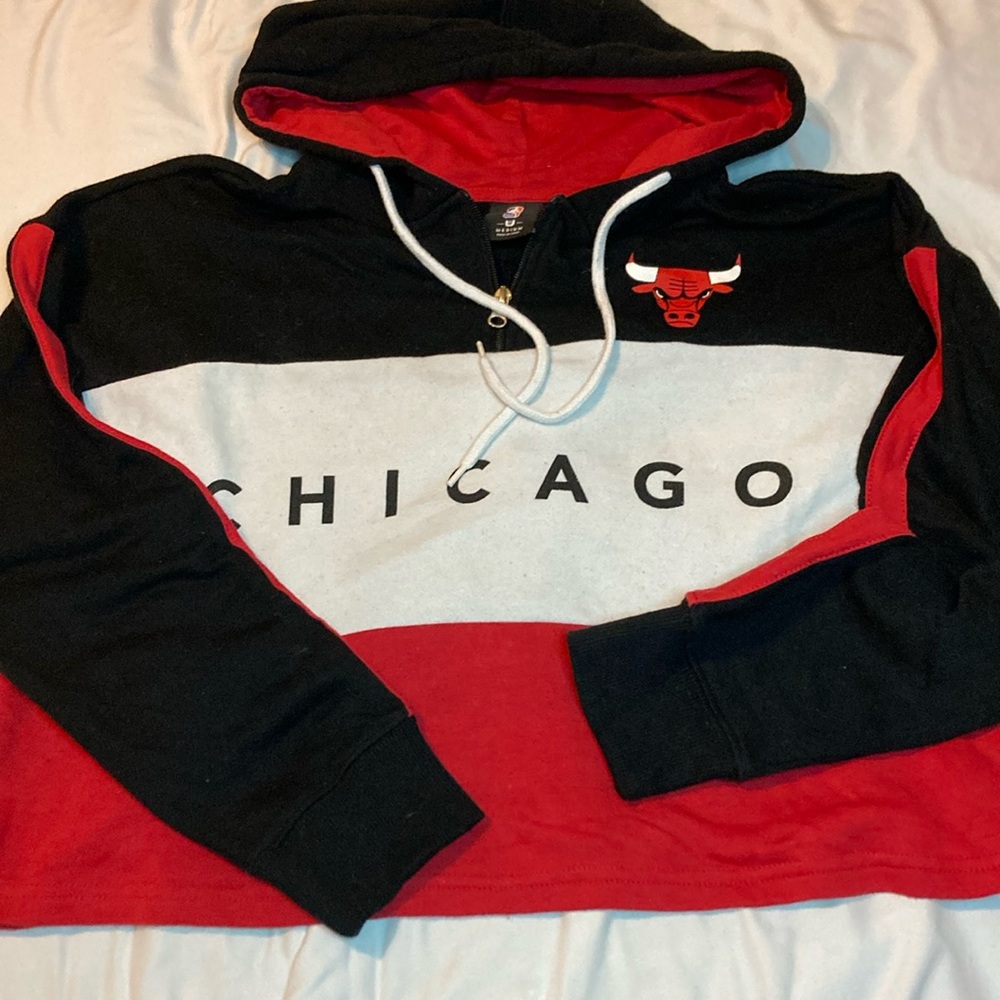 Women’s Long Sleeve Crop Top NBA Chicago Bulls Medium